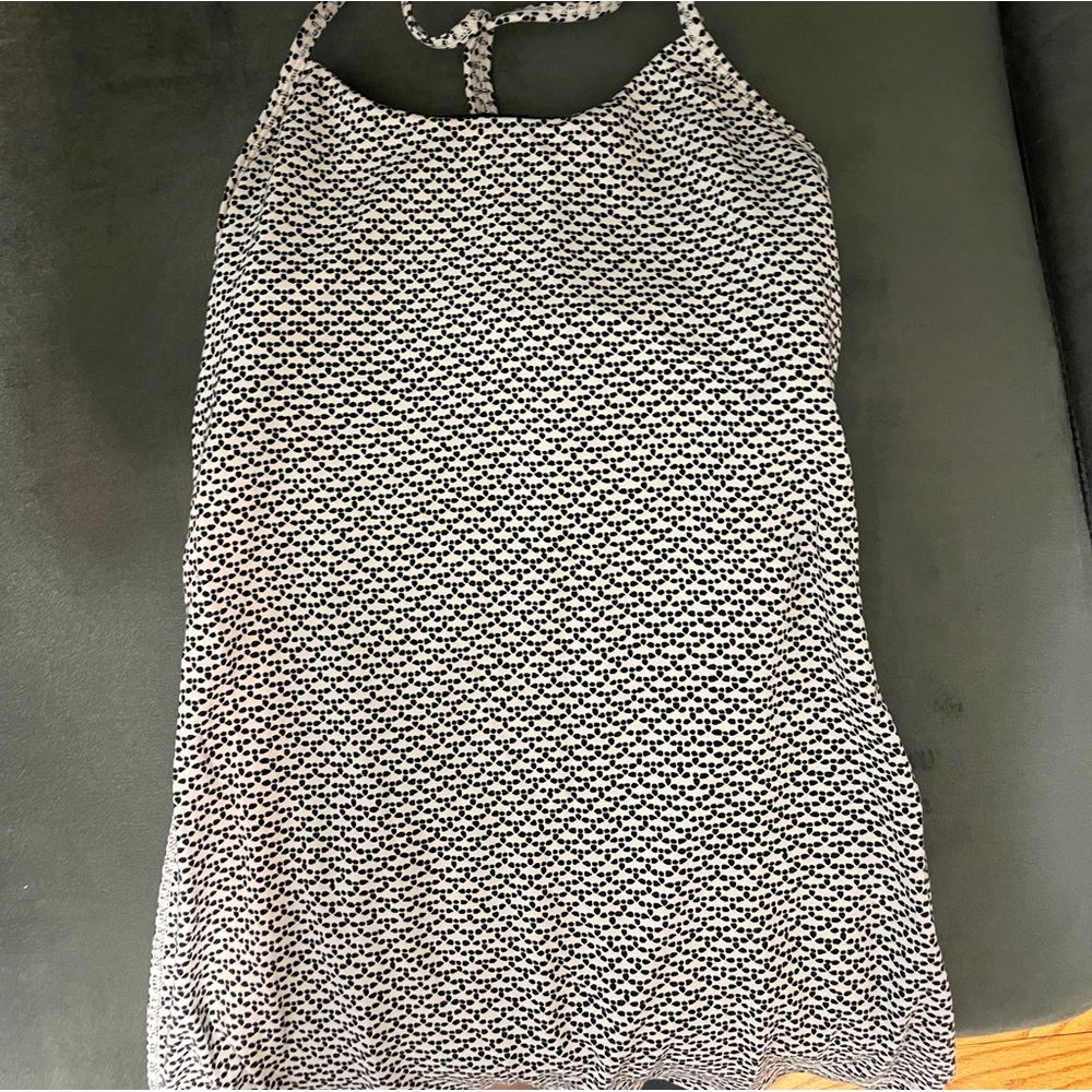 White and black Lululemon tank top
